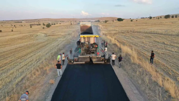 Çevril - Taşhan Arasındaki Yolda Asfalt Çalışması Başladı