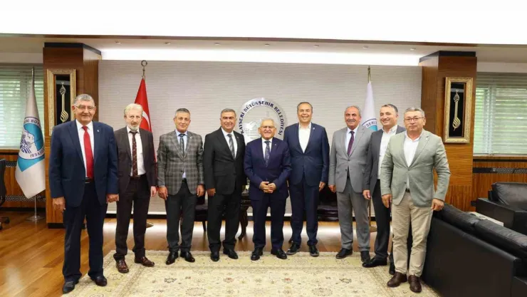 CHP heyetinden Başkan Büyükkılıç'a hayırlı olsun ziyareti
