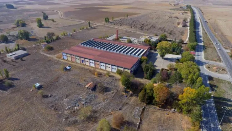 CHP'li belediye istihdam sağlamak amacıyla satın aldığı fabrikayı işletemeden kiraya veriyor