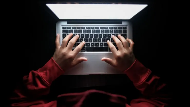 Cinsel içerikli paylaşım yapan 102 sosyal medya hesabına erişim engeli