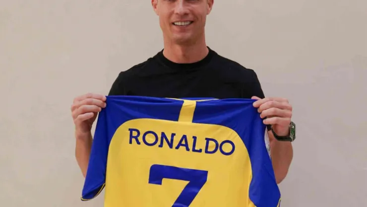Cristiano Ronaldo resmen Al Nassr'da