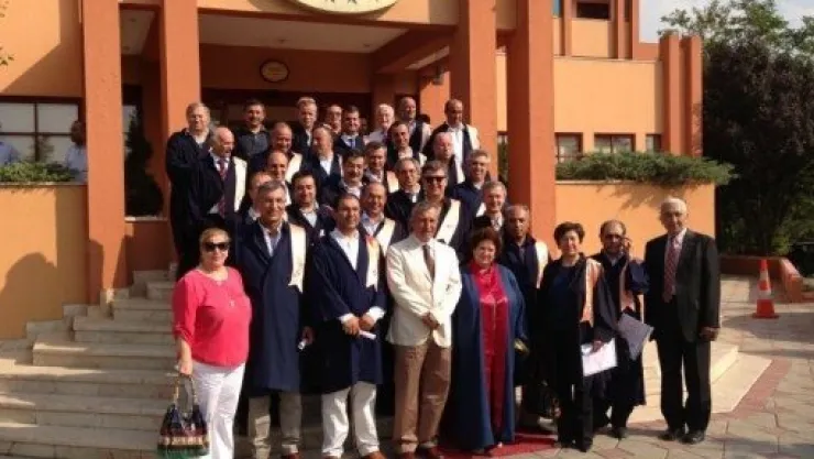 CÜBBELERİNİ GİYEN YEMİNLİ MALİ MÜŞAVİRLERE BAŞARI BELGELERİ VERİLDİ