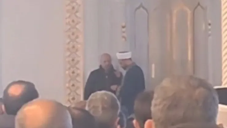 Cuma namazı öncesi bir vatandaş Müslüman oldu