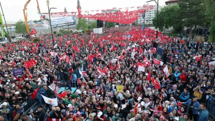 Cumhurbaşkanı Erdoğan: '28 Mayıs'la birlikte inşallah ülkemizin önünde yepyeni kapılar açılacak'