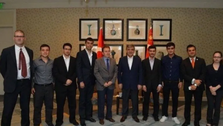 Cumhurbaşkanı Gül, Abd'deki Agü Öğrencileriyle Buluştu 