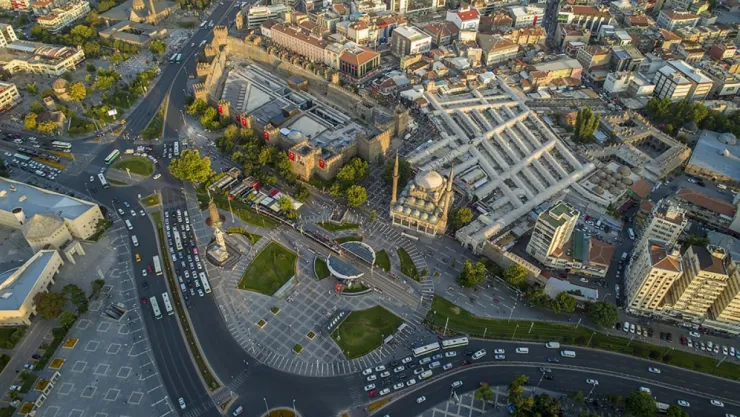 Cumhuriyet Meydanı, bayram kutlamaları nedeniyle trafiğe kapatılacak