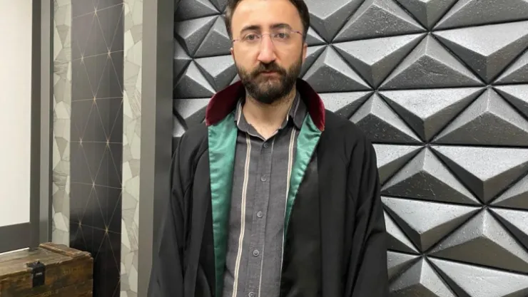 Depremzede avukat mesleğini Kayseri'de sürdürüyor