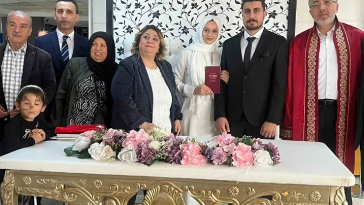 Depremzede çift Nevşehir'de dünya evine girdi