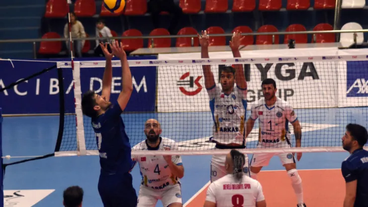 Develi Belediye Spor – Arkas: 1-3