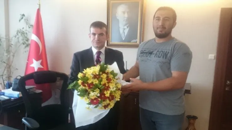Develi Belediyesi Voleybol Takımı Kaymakam Başıbüyük'ü ziyaret etti
