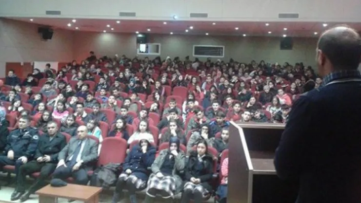 Develi'de öğrencilere siber suçlar konusunda seminer verildi