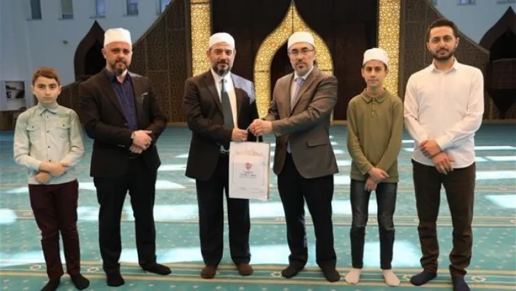 Doktor, 52 yaşında hafız oldu