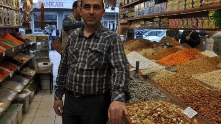 Don Olayı Kuruyemişçileri Vurdu