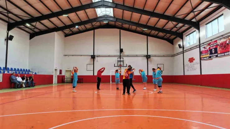 Down sendromlu Hacı Ömer başarıları ile kıskandırıyor