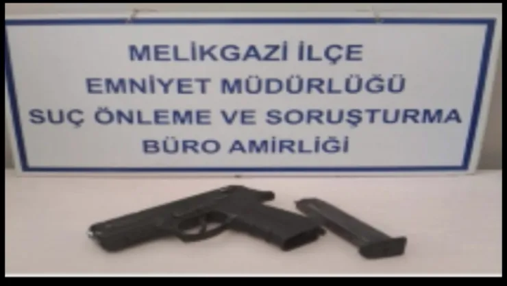 Düğünlerde 12 adet kurusıkı tabanca ve 7 adet tüfek ele geçirildi