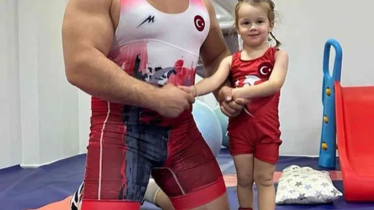 Dünyanın yenemediği Rıza Kayaalp'i minik kızı devirdi