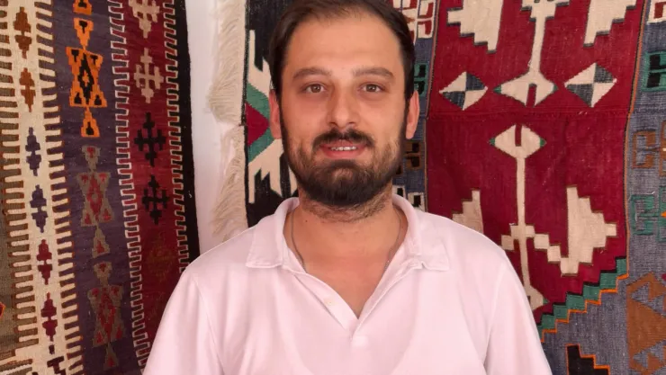 'El dokuma halılarımız, ileride müzelerde izleyeceğimiz ürünler haline gelecek'