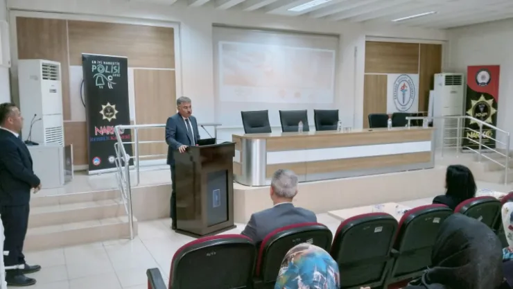 'En İyi Narkotik Polisi Anne' konulu toplantı
