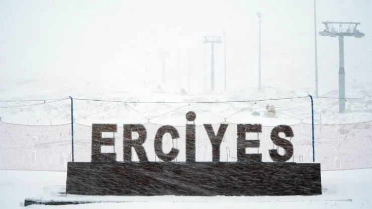 Erciyes'te kar kalınlığı 1.50 metreye ulaştı