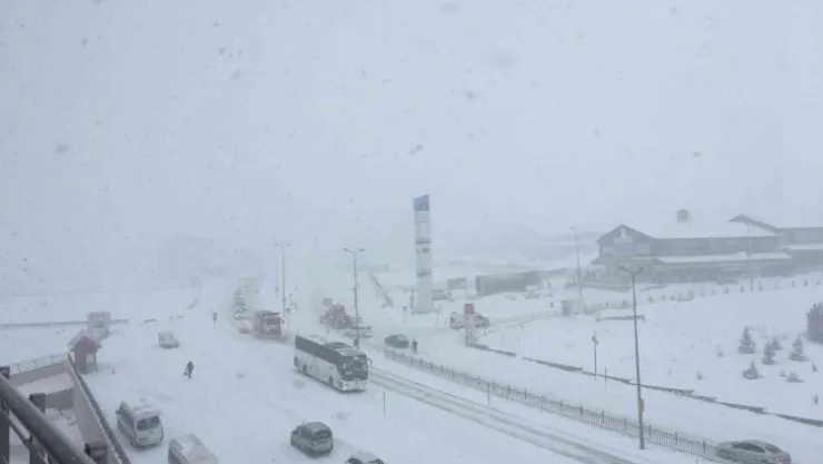 Erciyes'te kar sevinci