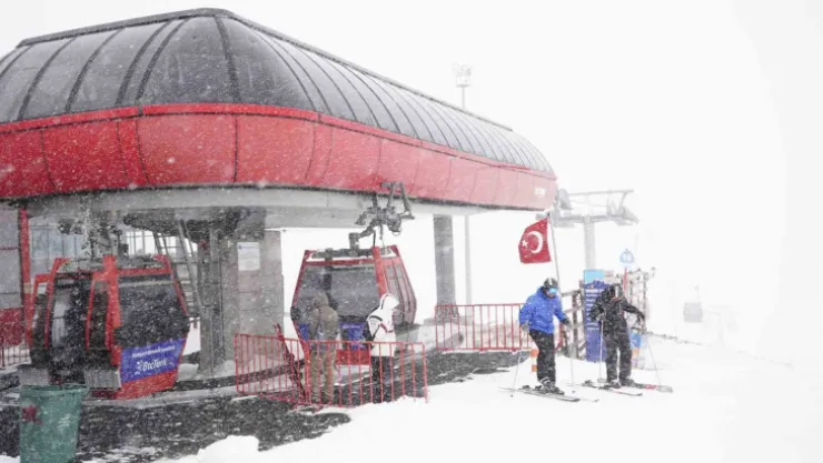 Erciyes'te Nisan karı