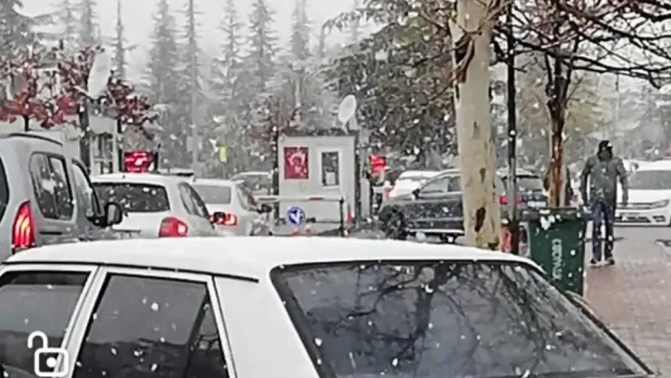 Erciyes Üniversitesi'nde Otopark Krizi: Vatandaş 2 saat sıra bekliyor