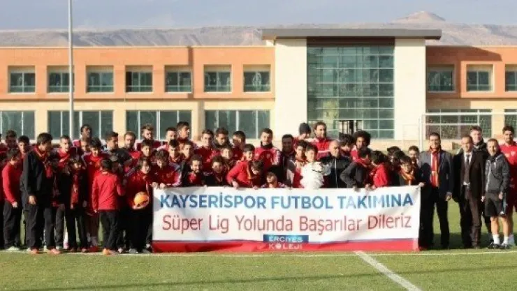 Erciyes Koleji Öğrencileri Kayserispor'u Ziyaret Etti 