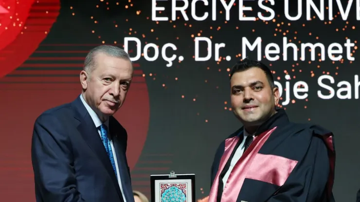 ERÜ'ye Cumhurbaşkanı Erdoğan'dan Ödül