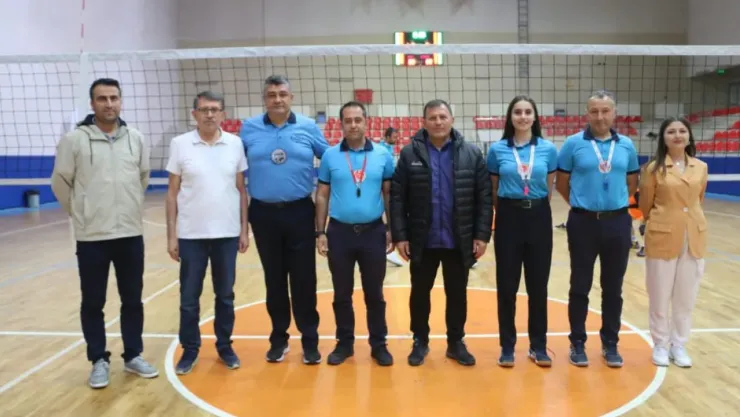 Erva Spor Kulübü Voleybol takımı yarı finalde
