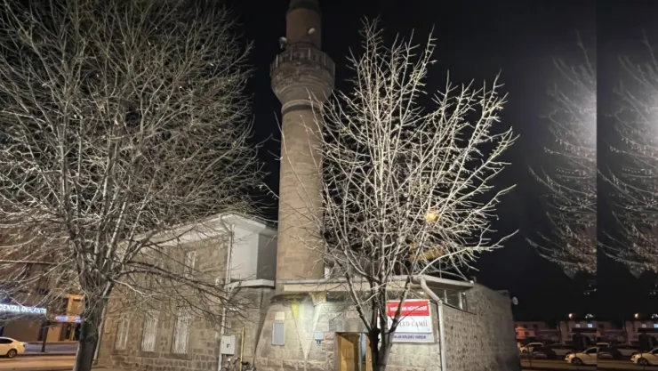 Eski halinden pek eser kalmayan Hacı Veled Cami