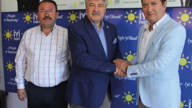 Eski Milli Eğitim Müdürü Ekinci, siyasete girdi
