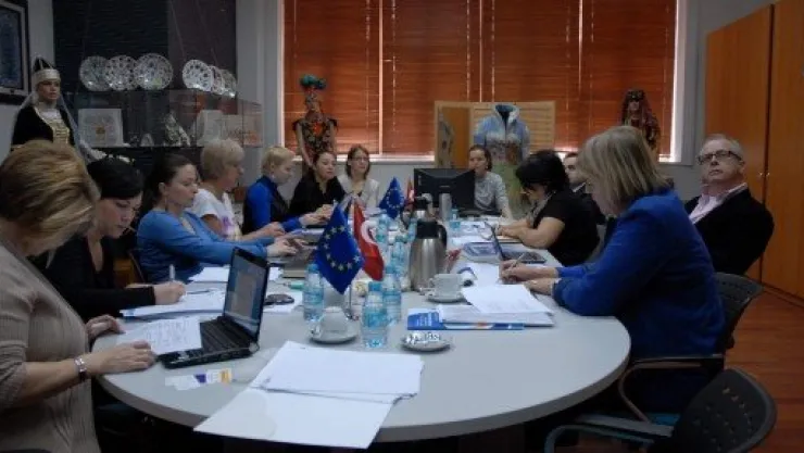 Ev Kadınlarına Tekstil Eğitimi