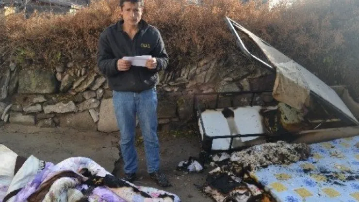 Evleri Yanan Aile Yetkililerden Yardım Bekliyor