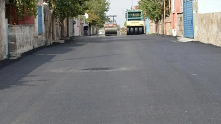 Fatih Mahallesi'nde 3 cadde ile 15 sokakta asfalt çalışması