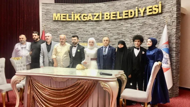 Fetih ve Aldemir ailelerinin mutlu günü