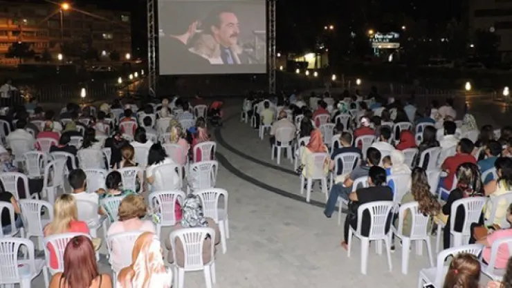 Forum Kayseri'de açık hava film gösterimleri devam ediyor
