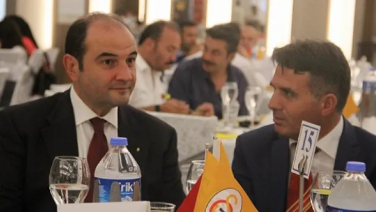 Galatasaraylı yönetici ve iş adamları toplantıda bir araya geldi