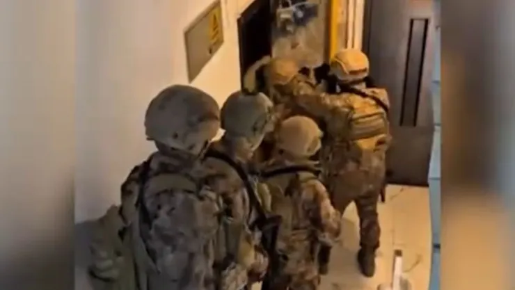 Gasp, silahlı tehdit ve ikamet kurşunlama olayında 3 tutuklama