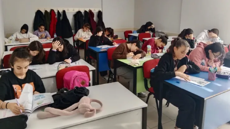 Genç Kaymek'te Deneme Sınavı Heyecanı