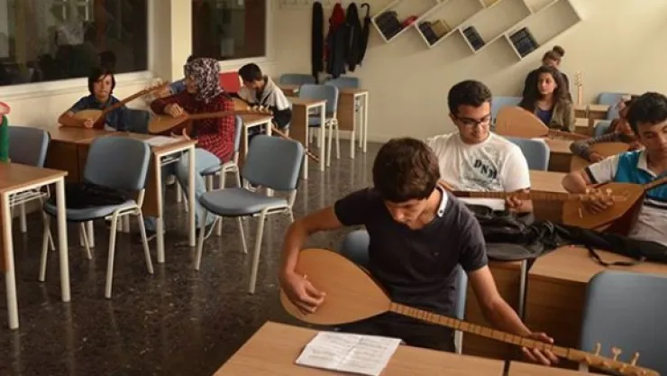 Gençlik merkezleri yaz tatilinde fırsatlar sunuyor