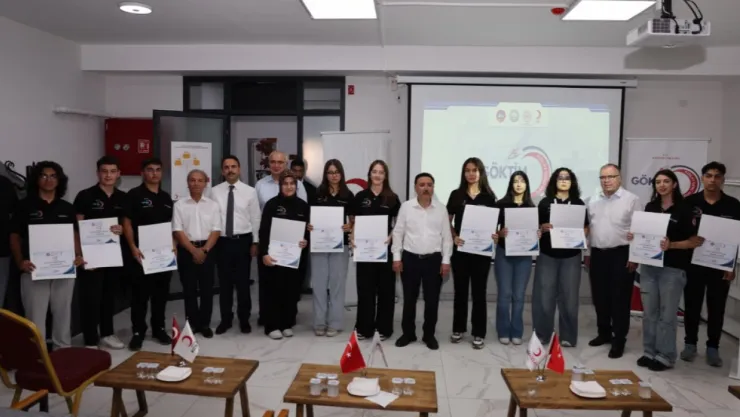 GÖKTİM Akademi'de eğitimini tamamlayan öğrencilere sertifika