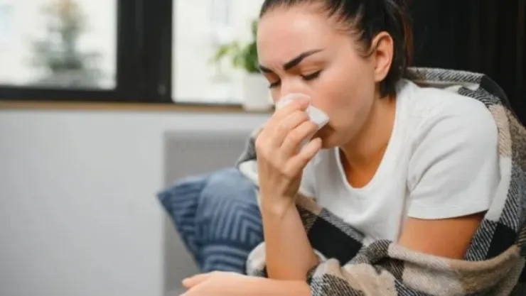 Grip mi soğuk algınlığı mı COVID-19 mu? Uzmanlardan tanı uyarısı