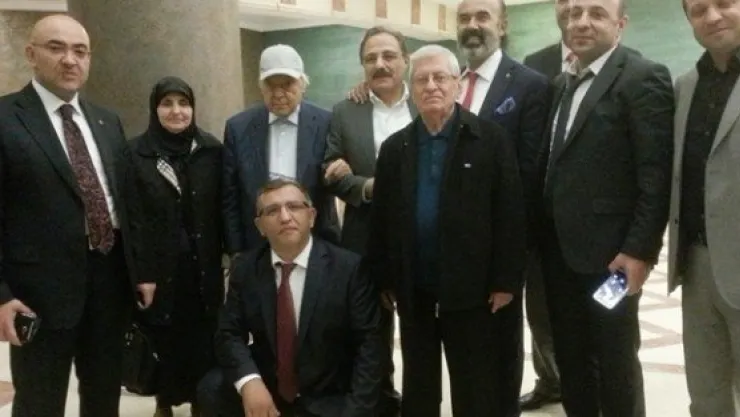  ''GÜZEL ADAMLAR'' DAVUTOĞLU'NA EŞLİK ETTİ