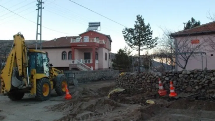 HACILAR'DA ŞAHSA ÖZEL DOĞALGAZ ÇALIŞMASI VATANDAŞIN TEPKİSİNİ ÇEKİYOR