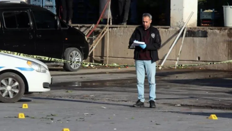 Hal kompleksindeki kanlı hesaplaşmada ağır yaralanan şahıs hayatını kaybetti