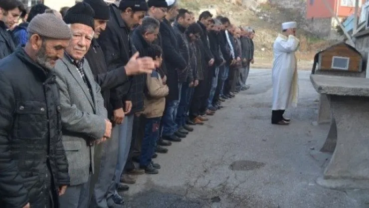 Hayatını Kaybeden İnşaat Bekçisi Son Yolculuğuna Uğurlandı