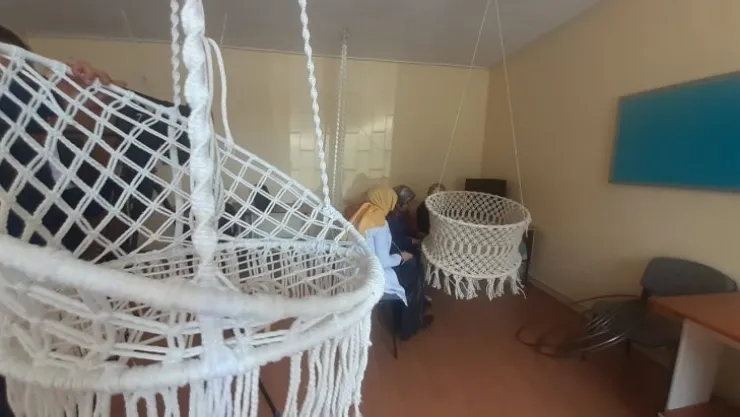 Hem meslek öğrenen hem para kazanan kursiyerler siparişlere yetişemiyor