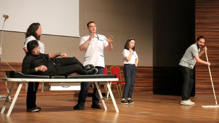 Hemşireler İçin 'Acil Günleri Sempozyumu' NNYÜ'de Gerçekleştirildi