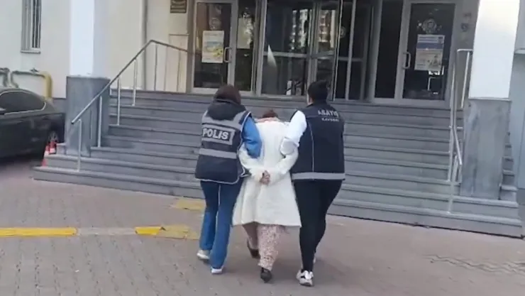 Hırsızlık suçundan 19 yıl hapisle aranan kadın yakalandı