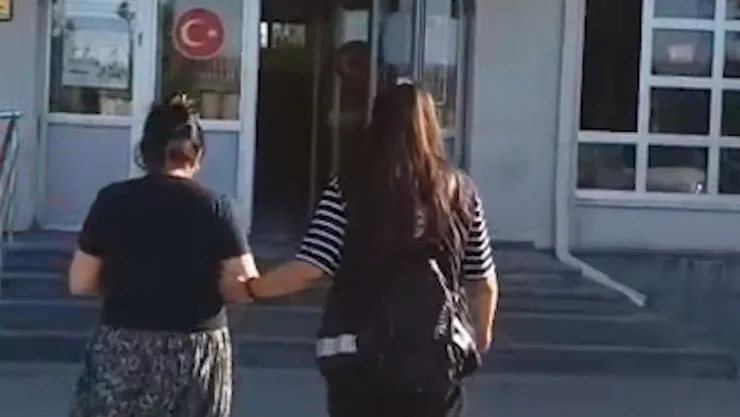 Hırsızlık suçundan aranan 60 yaşındaki kadın yakalandı